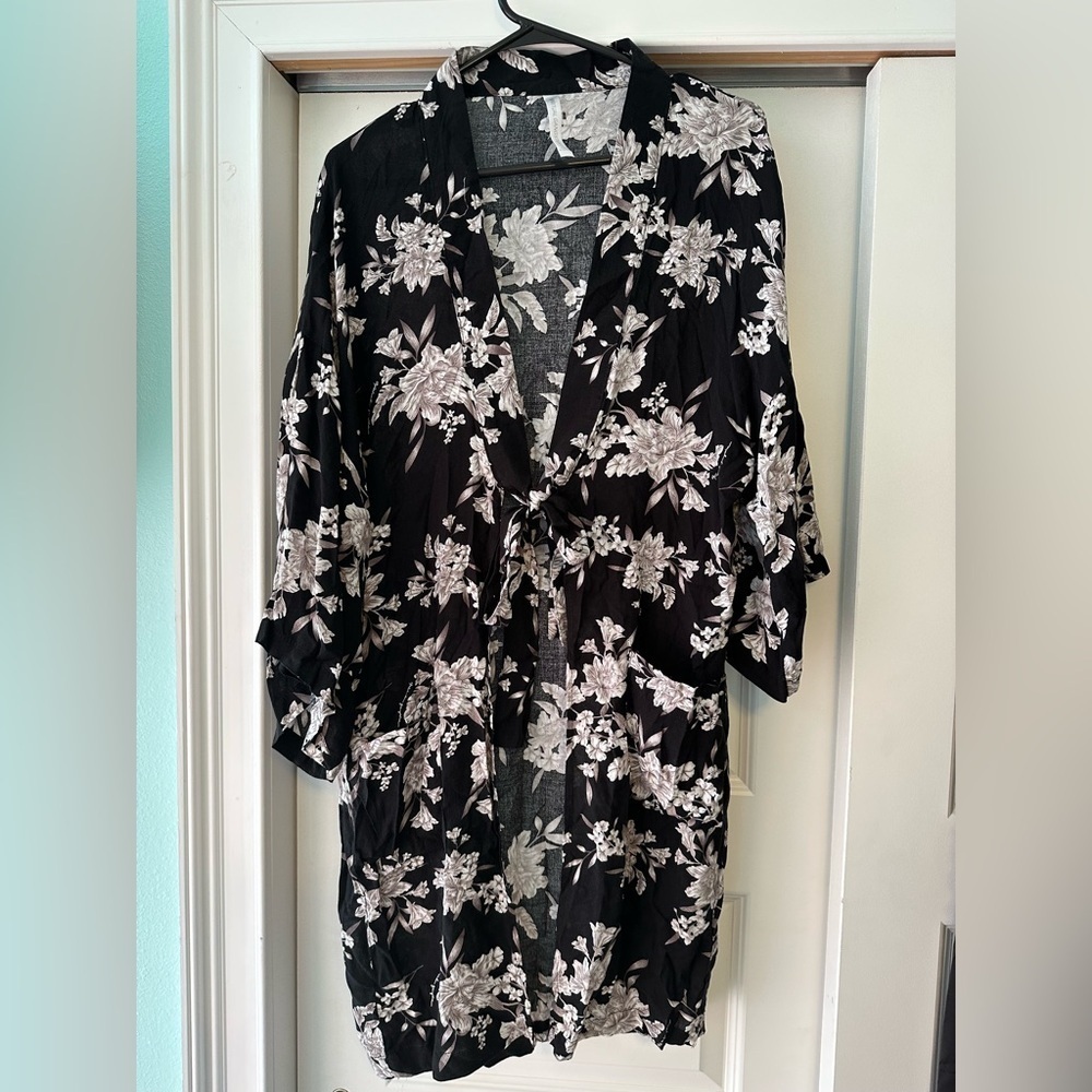 Spiritual Gangster Maya Black Floral Tie Front Kimono Robe Cover Up Duster OS